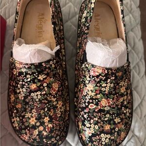 Alegria Floral Black Mules